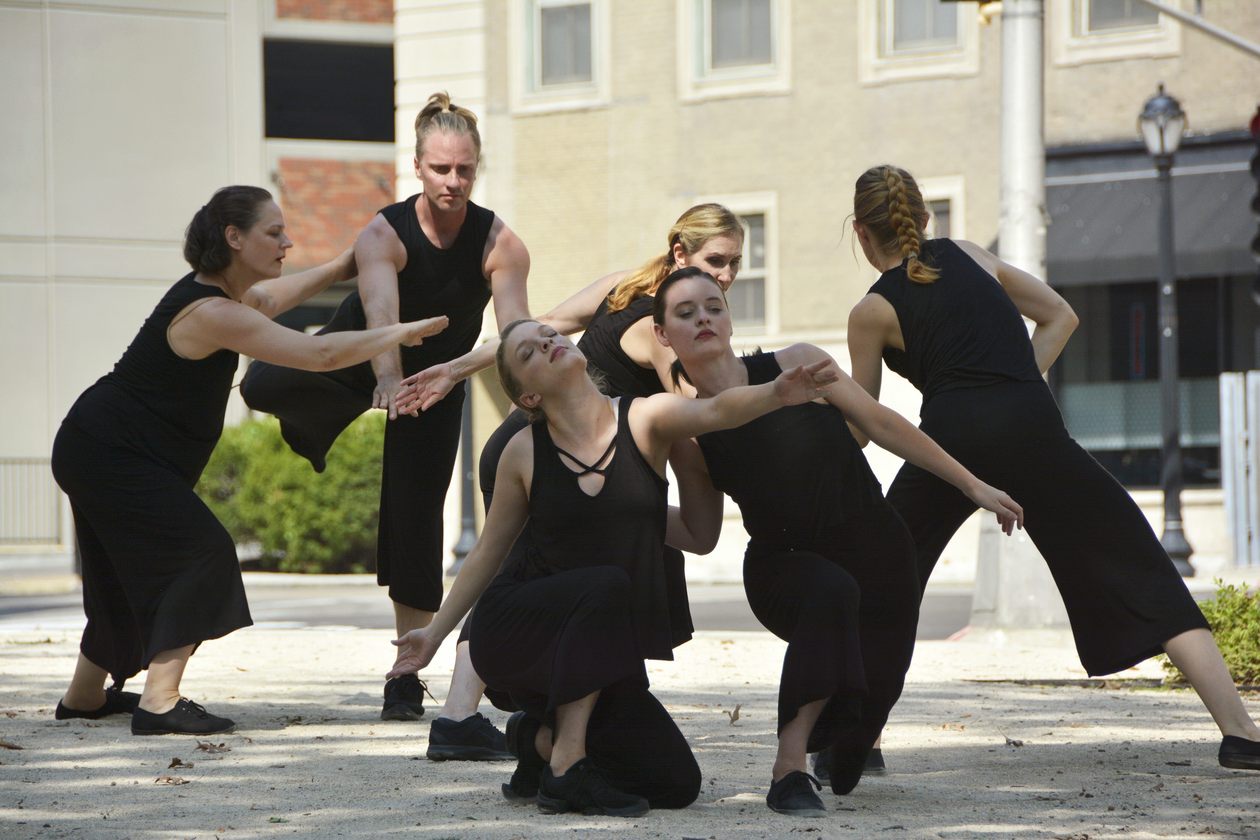 Karolvsky & Company Dance, photo by Robert Stevenson